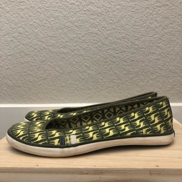 Keds Green & Yellow Giraffe Eleanor Mary Jane Slip On Sneakers 8 - Picture 2 of 7